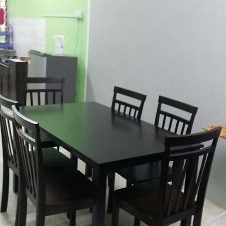Baiti Homestay Gambang Bagian luar foto