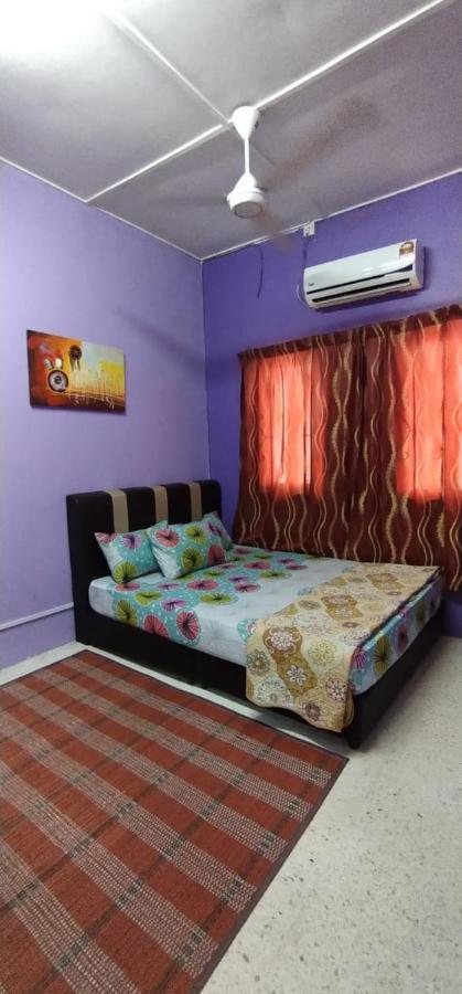 Baiti Homestay Gambang Bagian luar foto