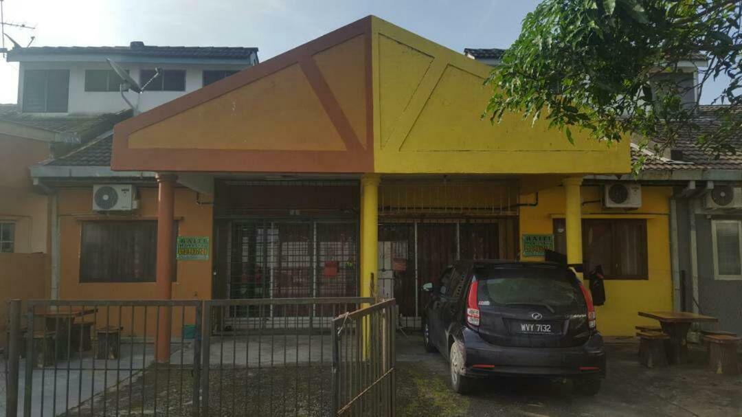 Baiti Homestay Gambang Bagian luar foto